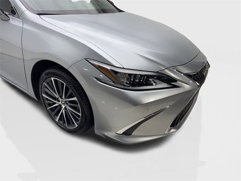 Used 2023 Lexus ES 350 w/ Premium Package image 17