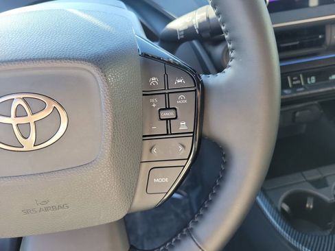 Used 2025 Toyota Prius XLE image 29