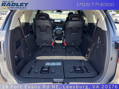 Used 2025 Kia Carnival SX Prestige FWD image 12