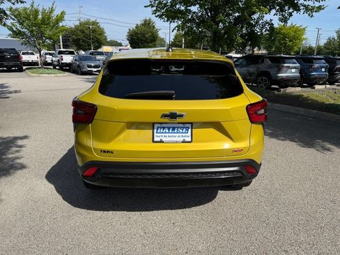 Used 2024 Chevrolet Trax RS w/ Driver Confidence Package FWD image 4