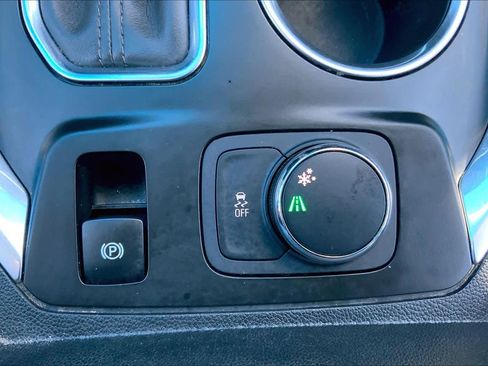 Used 2020 Chevrolet Traverse LT w/ LT Premium Package image 36