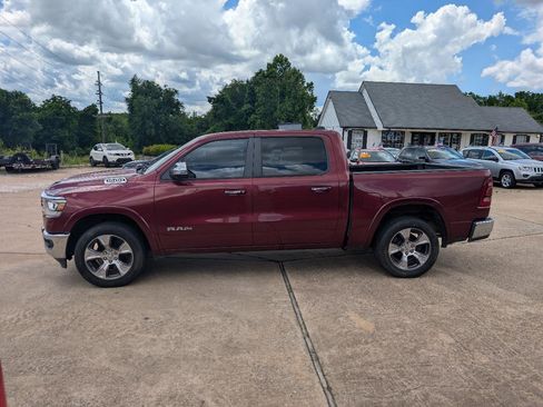 Used 2019 RAM 1500 Laramie AWD/4WD image 8