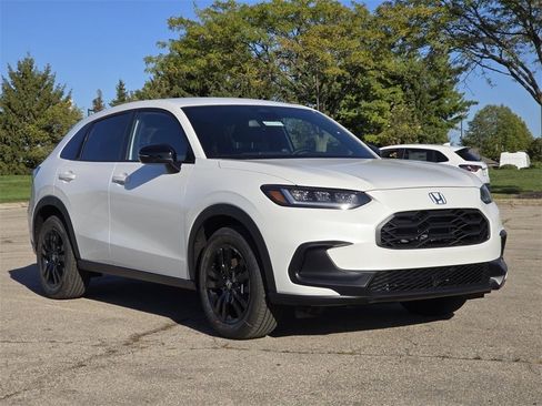 New 2026 Honda HR-V Sport image 2