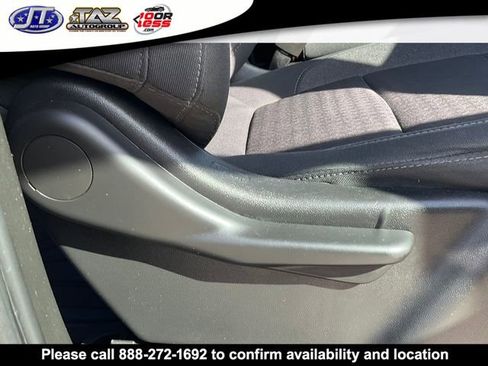 Used 2022 Chevrolet Silverado 1500 LT image 16