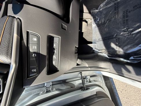 Used 2024 MAZDA CX-90 Plug-In Hybrid w/ Premium Pkg image 29