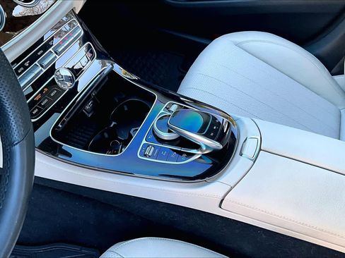 Used 2018 Mercedes-Benz E 300 image 16