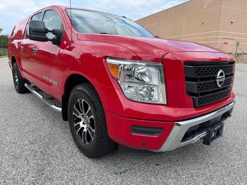 Used 2020 Nissan Titan SV w/ SV Convenience Package AWD/4WD image 3