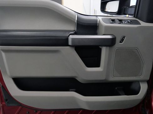 Used 2017 Ford F250 XLT w/ XLT Value Package AWD/4WD image 12