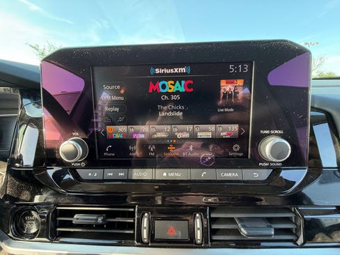 Certified 2025 Nissan Pathfinder SV image 28