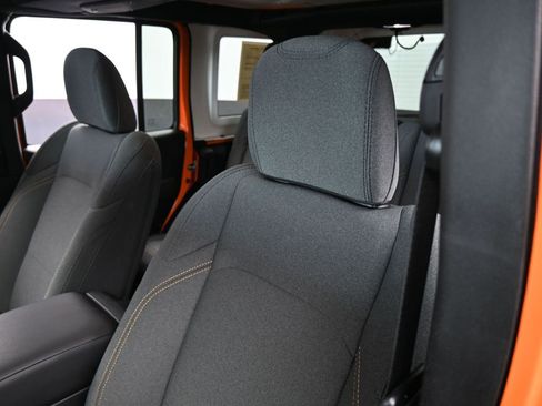 Used 2025 Jeep Wrangler Sport image 14
