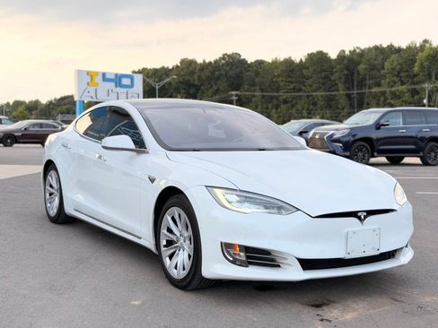 Used 2018 Tesla Model S AWD image 8