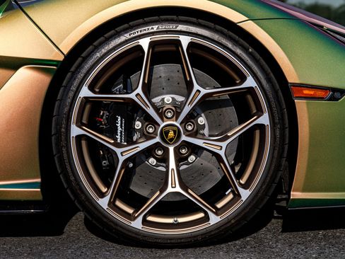 Used 2024 Lamborghini Revuelto AWD/4WD image 23