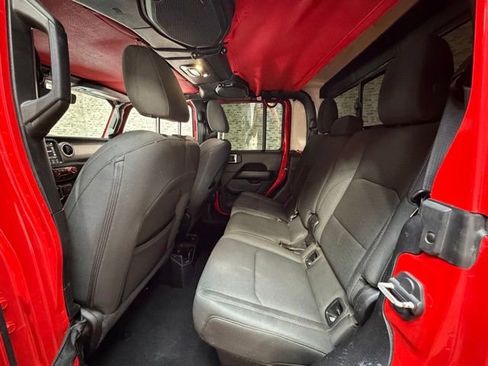 Used 2020 Jeep Gladiator Overland AWD/4WD image 11