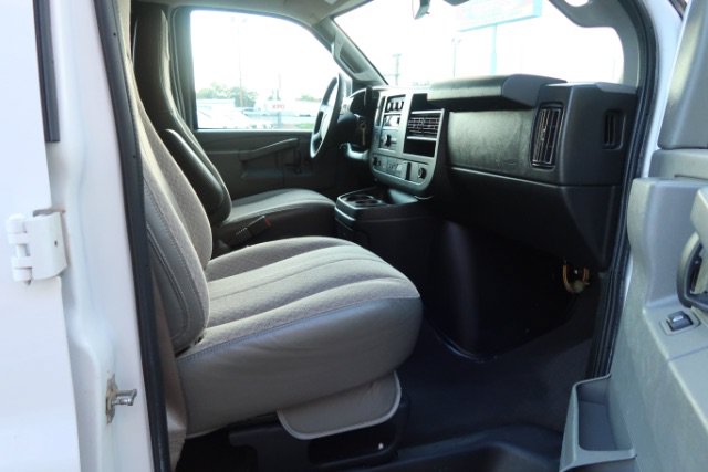 Used 2020 Chevrolet Express 3500 LT w/ LT Preferred Equipment Group RWD image 9