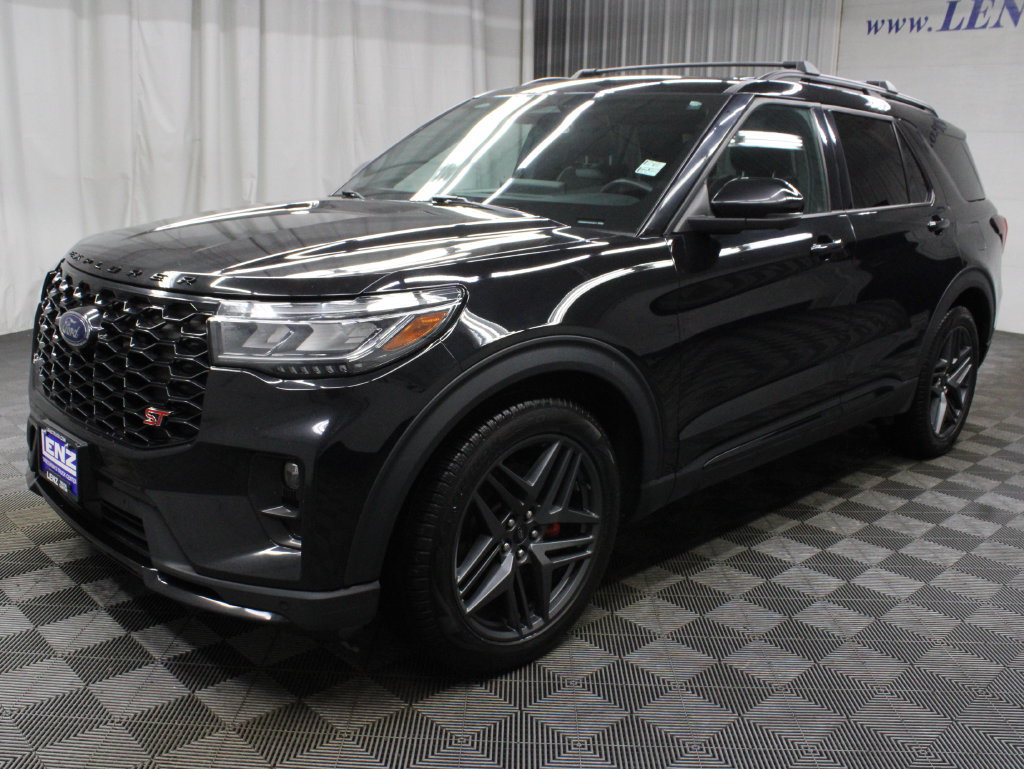 Used 2025 Ford Explorer ST AWD/4WD image 7