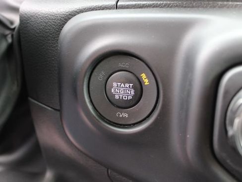 Used 2022 Jeep Wrangler Unlimited Sahara AWD/4WD image 19
