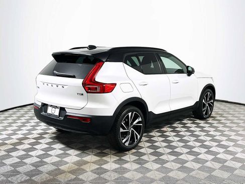 Used 2021 Volvo XC40 T5 R-Design image 7