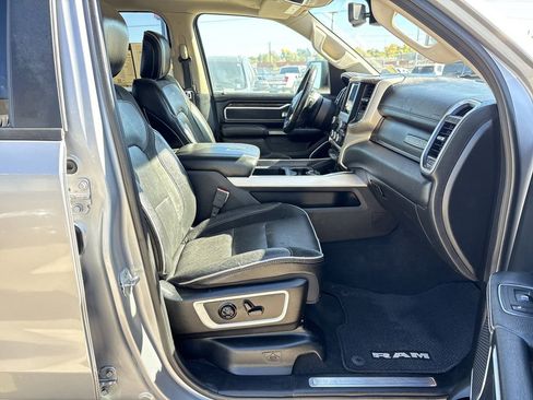 Used 2019 RAM 1500 Laramie image 33