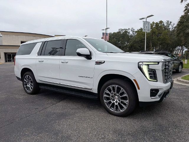 Used 2025 GMC Yukon XL Denali AWD/4WD image 4