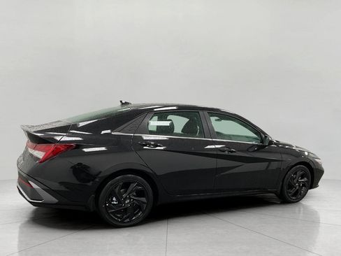 New 2026 Hyundai Elantra SEL Sport Premium FWD image 2