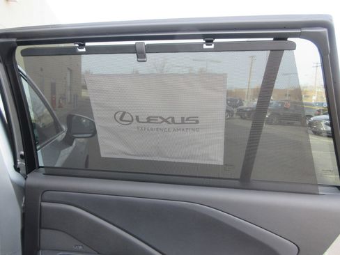 New 2025 Lexus TX 500h AWD image 17