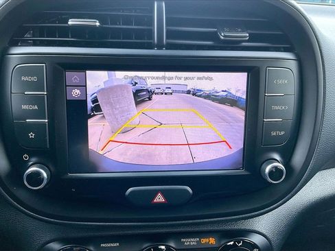 Certified 2022 Kia Soul LX w/ Technology Package image 20