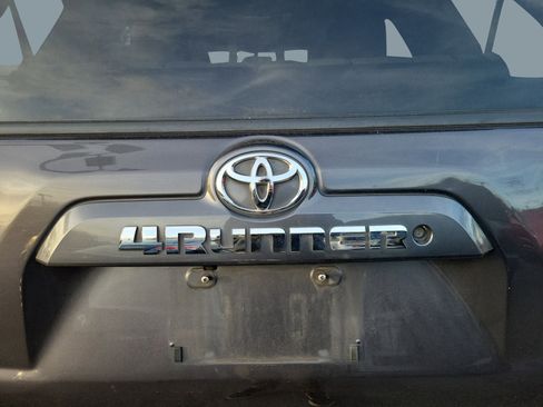 Used 2016 Toyota 4Runner SR5 image 12