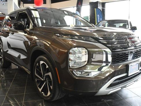 Used 2022 Mitsubishi Outlander SEL AWD/4WD image 3