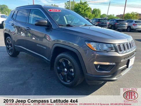 Used 2019 Jeep Compass Latitude w/ Popular Equipment Group AWD/4WD image 1