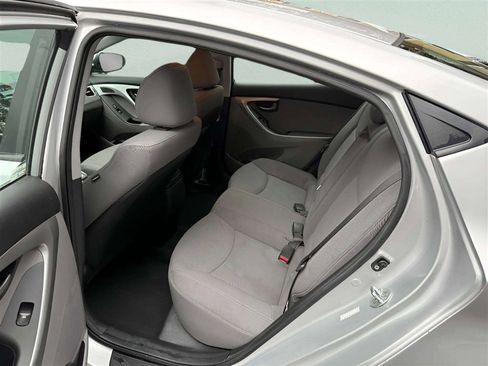 Used 2016 Hyundai Elantra SE w/ Option Group 02 FWD image 14