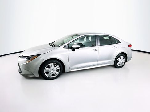 Used 2023 Toyota Corolla LE image 4