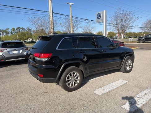 Used 2021 Jeep Grand Cherokee Laredo image 7