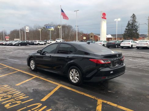 Certified 2025 Toyota Camry LE image 3