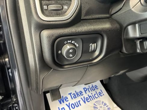 Certified 2025 RAM 2500 Big Horn AWD/4WD image 12
