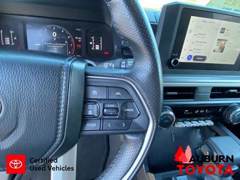 Certified 2025 Toyota 4Runner SR5 AWD/4WD image 38