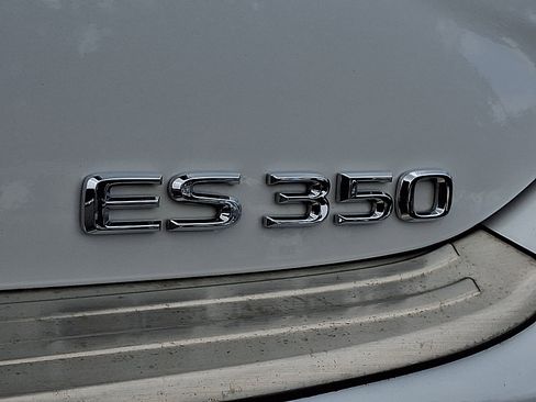 Used 2024 Lexus ES 350 w/ Premium Package FWD image 31