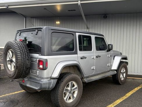 Used 2020 Jeep Wrangler Unlimited Sahara AWD/4WD image 2