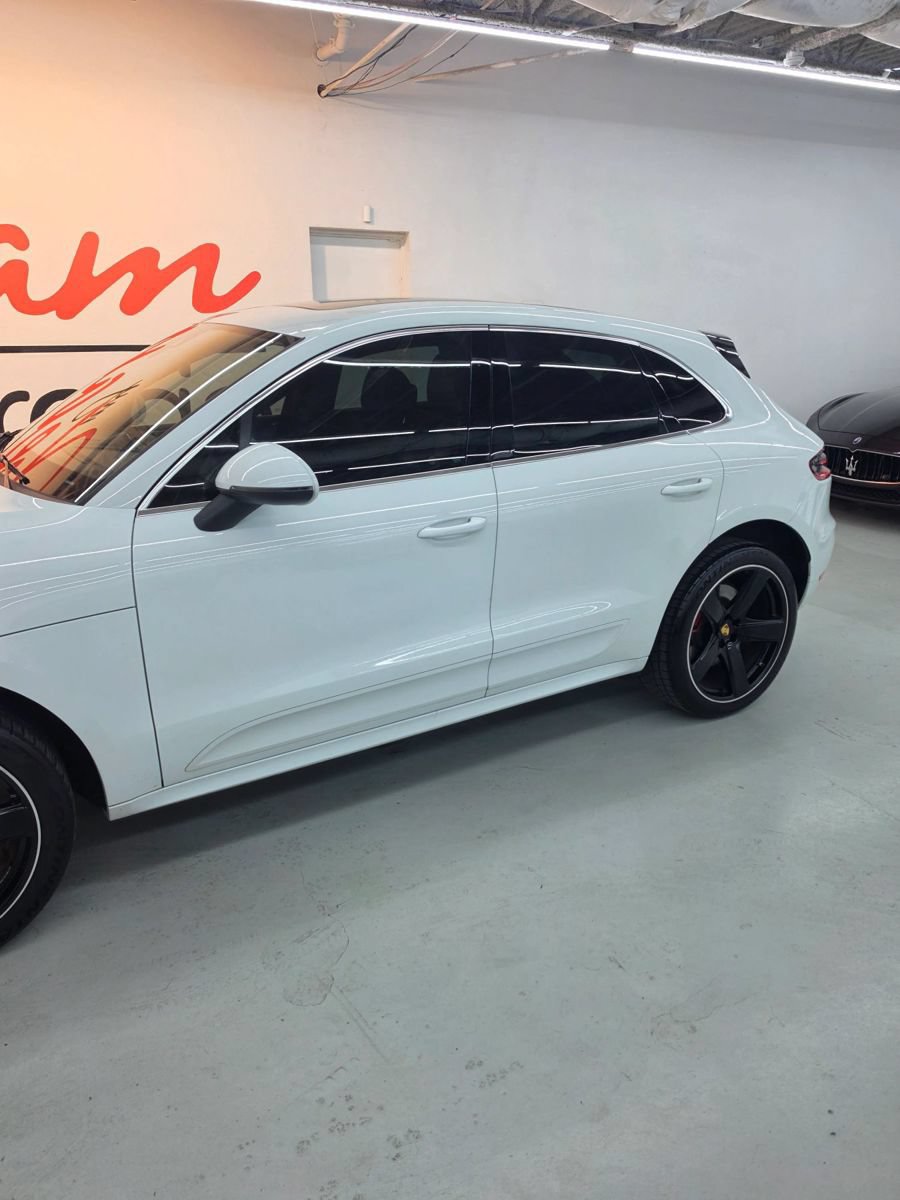 Used 2018 Porsche Macan Turbo w/ Premium Package Plus AWD/4WD image 3