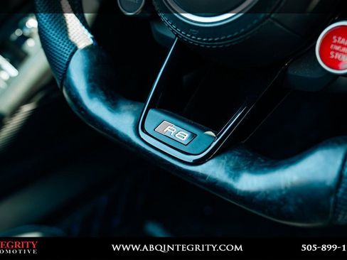 Used 2017 Audi R8 V10 w/ Carbon Exterior Package image 35