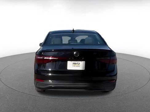 Used 2025 Volkswagen Jetta SE image 12