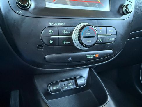 Used 2019 Kia Soul + image 33