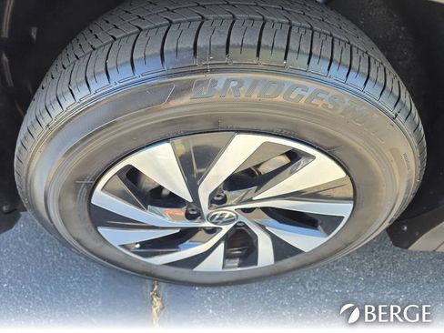 Used 2025 Volkswagen Tiguan S FWD image 11