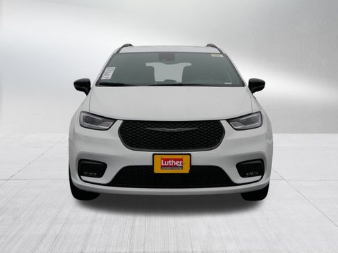 New 2026 Chrysler Pacifica Select w/ S Appearance Package image 2