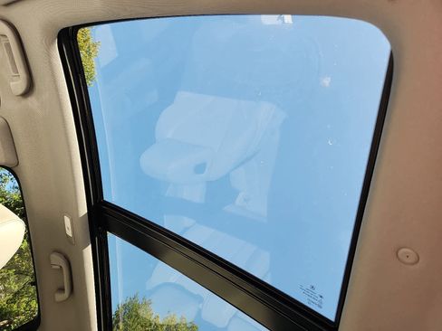 Used 2023 Acura MDX SH-AWD w/ Technology Package image 15