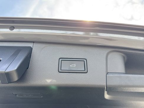 New 2026 Volkswagen Atlas SE image 17