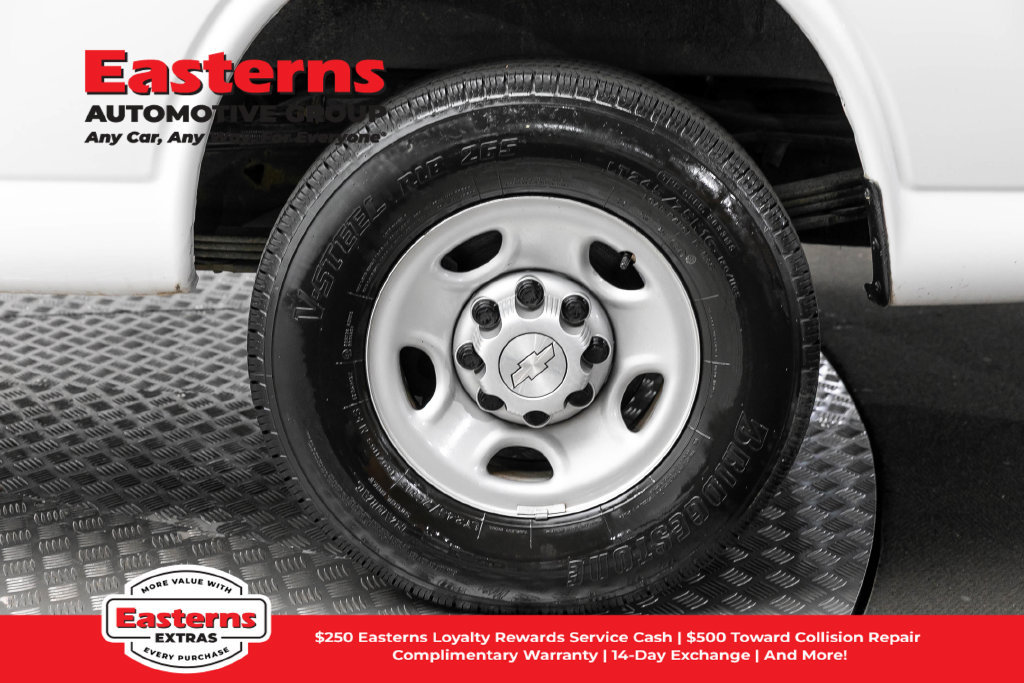 Used 2019 Chevrolet Express 2500 Extended RWD image 9
