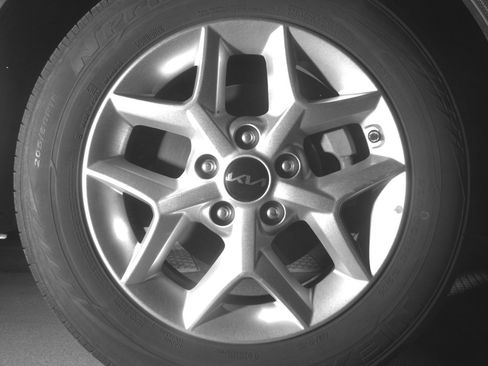 Used 2025 Kia Soul LX w/ LX Technology Package FWD image 13