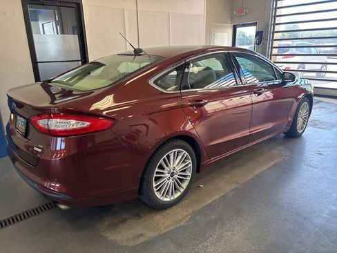 Used 2016 Ford Fusion SE w/ Equipment Group 202A FWD image 7