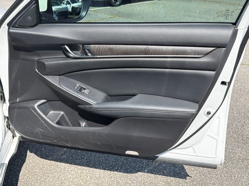 Used 2021 Honda Accord Touring image 14