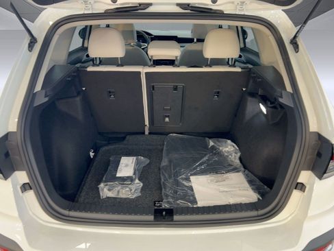 New 2026 Volkswagen Taos SE image 33